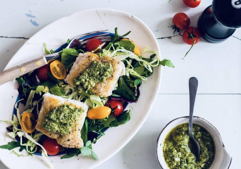 Stegt kulmule med salsa verde - lækker opskrift på hvid fisk med grøn urtesovs